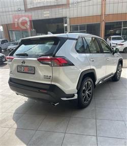 تۆیۆتا ڕاڤ 4